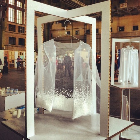 White Shirt by Karolina Gwóźdź.